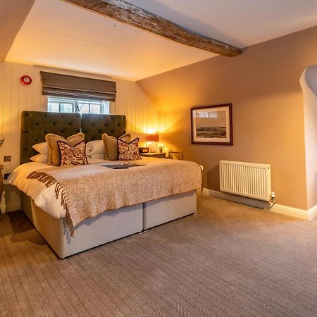 The Lion Inn Winchcombe Exterior photo